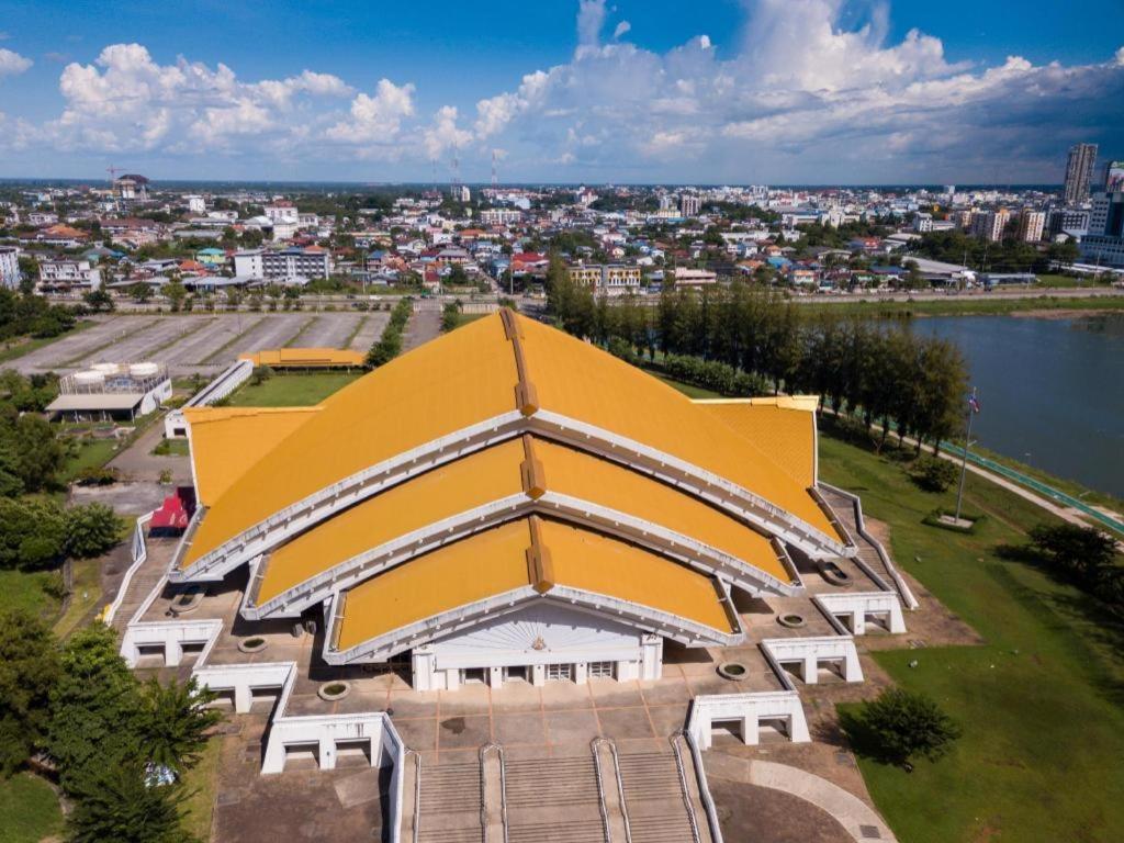 Hotel Le Lerts Living Khon Kaen Ngoại thất bức ảnh