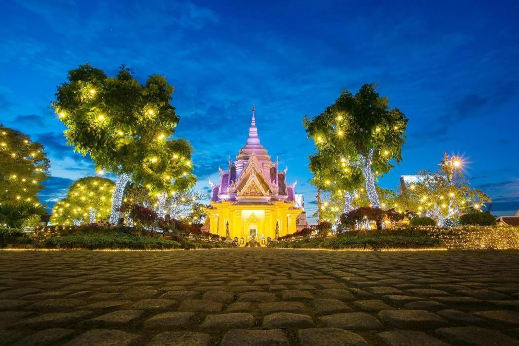 Hotel Le Lerts Living Khon Kaen Ngoại thất bức ảnh